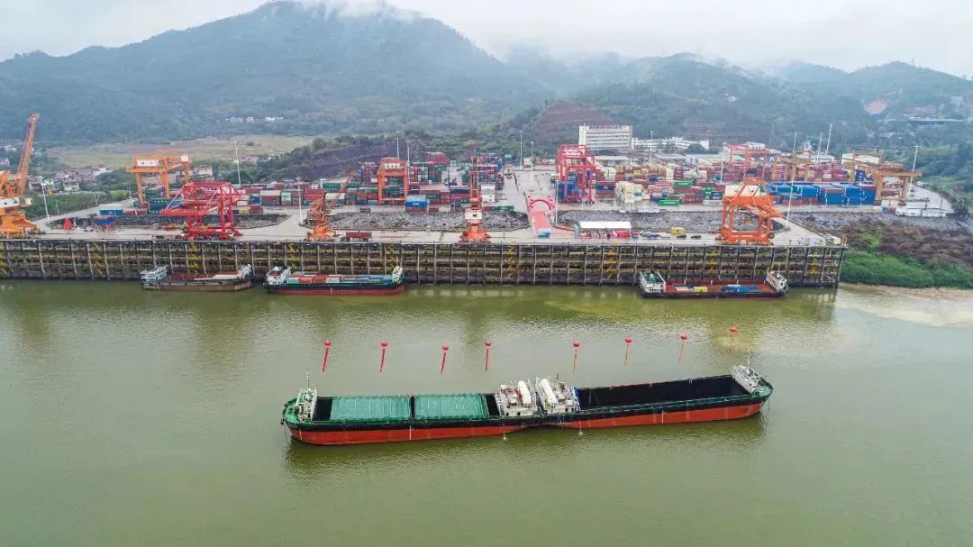 CIMC Enric Delivers 29 LNG-powered Vessels to Catalyze the Conversion from Oil-powered Vessels into LNG–powered Vessels for the Pearl River